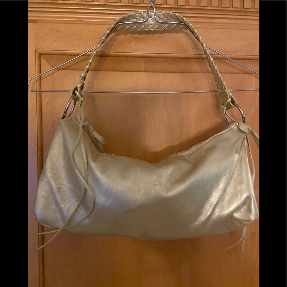 NWOT Small Vegan Golden Tone Handbag 🌸